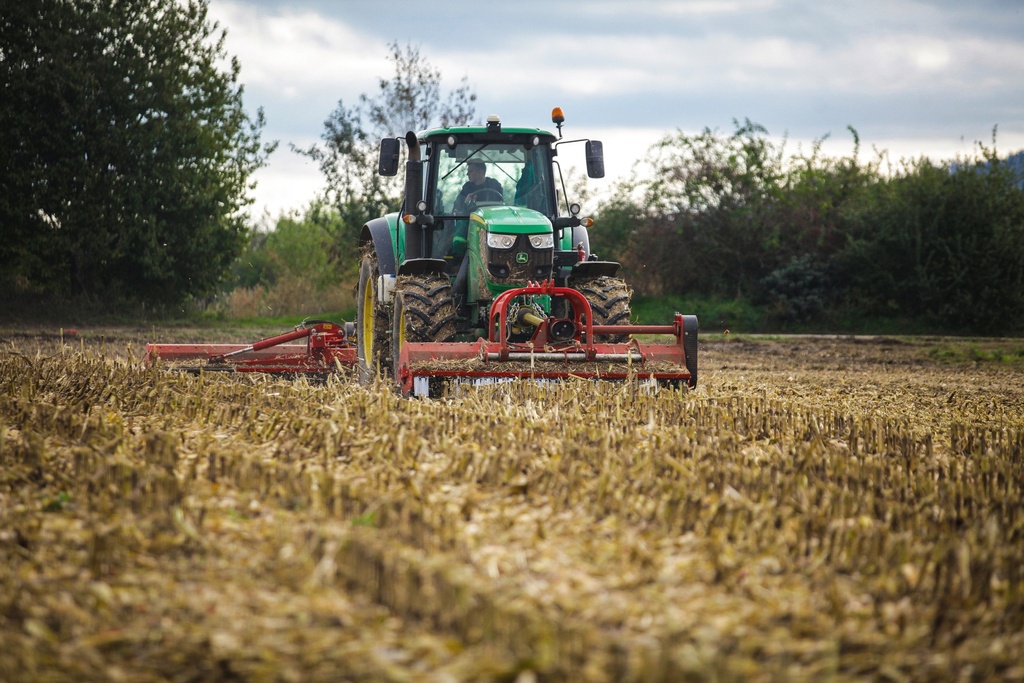 tehnos_stranovy_mulcovac_profi_john_deere